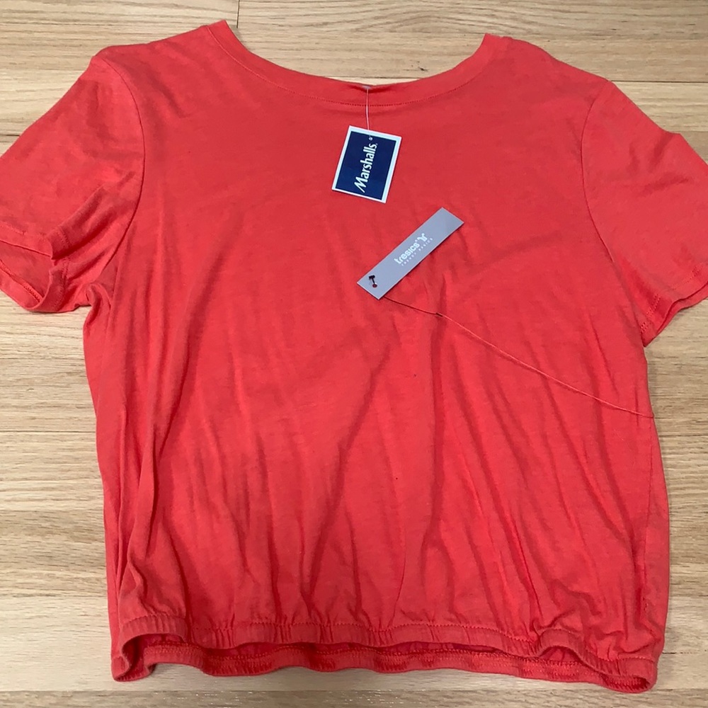 Tresics trendy basic tee
